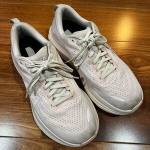 Hoka Bondi 8 light pink